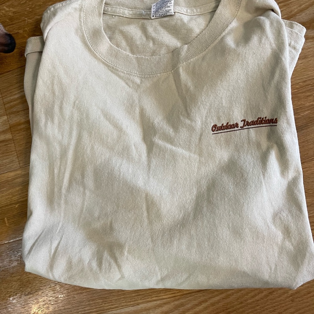 New! Men's Cream grafic Shirt. Fairly thick cotton shirt!  Size XL NWOT! - Picture 2 of 4